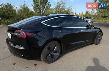 Седан Tesla Model 3 2019 в 