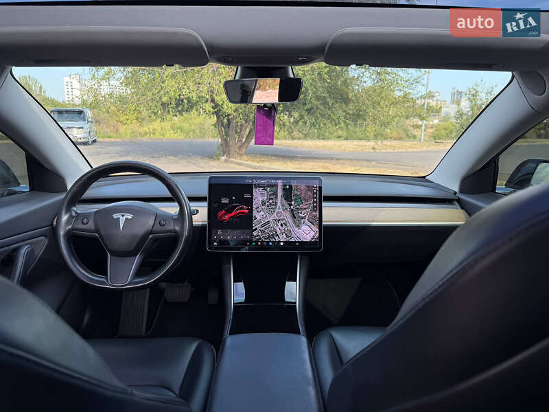 Седан Tesla Model 3 2019 в Кривому Розі