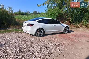 Седан Tesla Model 3 2022 в Кривому Розі