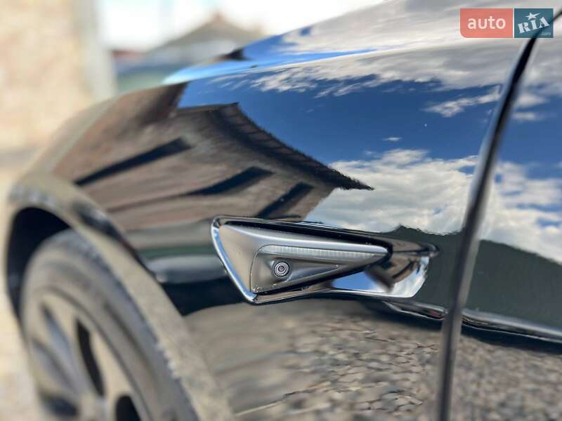 Седан Tesla Model 3 2018 в Коломиї
