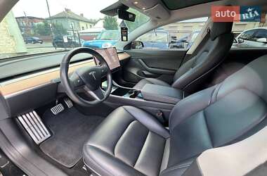 Седан Tesla Model 3 2018 в 