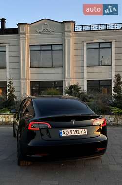 Седан Tesla Model 3 2020 в Хусте