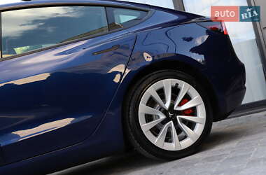 Седан Tesla Model 3 2022 в 