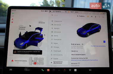 Седан Tesla Model 3 2022 в 