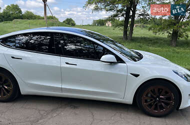 Седан Tesla Model 3 2021 в 