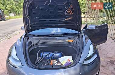 Седан Tesla Model 3 2018 в 