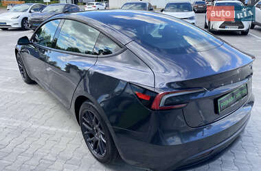 Седан Tesla Model 3 2024 в 