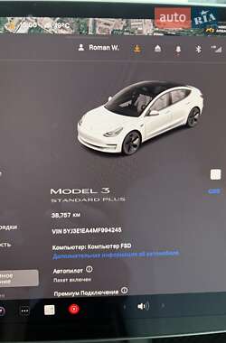 Седан Tesla Model 3 2021 в 