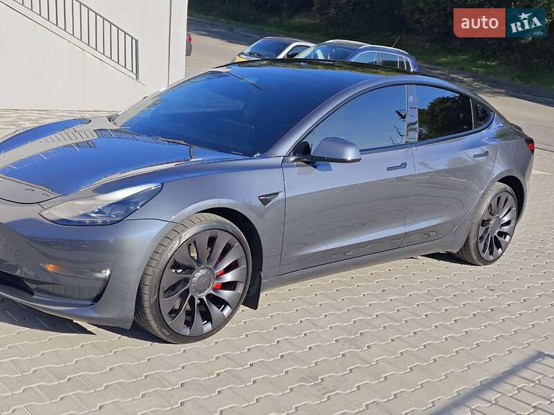 Седан Tesla Model 3 2023 в Фастові