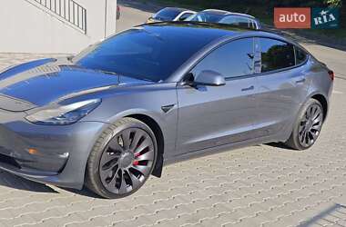 Седан Tesla Model 3 2023 в 