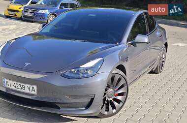 Седан Tesla Model 3 2023 в 