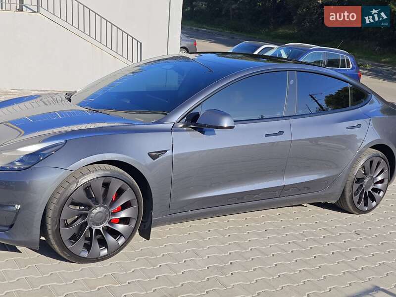 Седан Tesla Model 3 2023 в Фастові