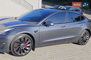 Седан Tesla Model 3 2023 в 