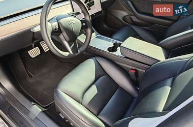 Седан Tesla Model 3 2023 в 