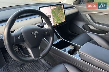 Седан Tesla Model 3 2019 в 