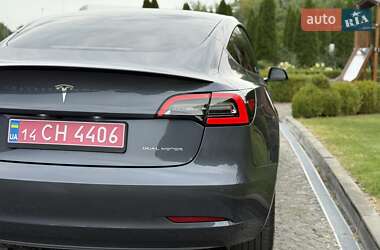 Седан Tesla Model 3 2022 в 