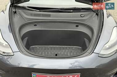 Седан Tesla Model 3 2022 в 