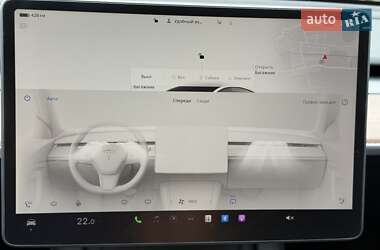 Седан Tesla Model 3 2022 в 