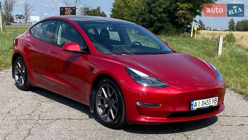Седан Tesla Model 3 2022 в Киеве