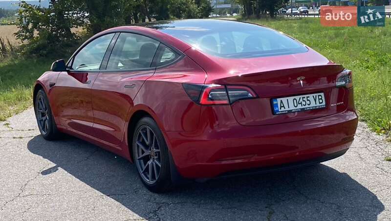 Седан Tesla Model 3 2022 в Киеве
