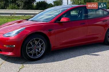 Седан Tesla Model 3 2022 в Киеве