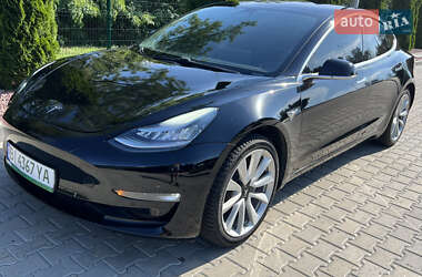 Седан Tesla Model 3 2019 в 