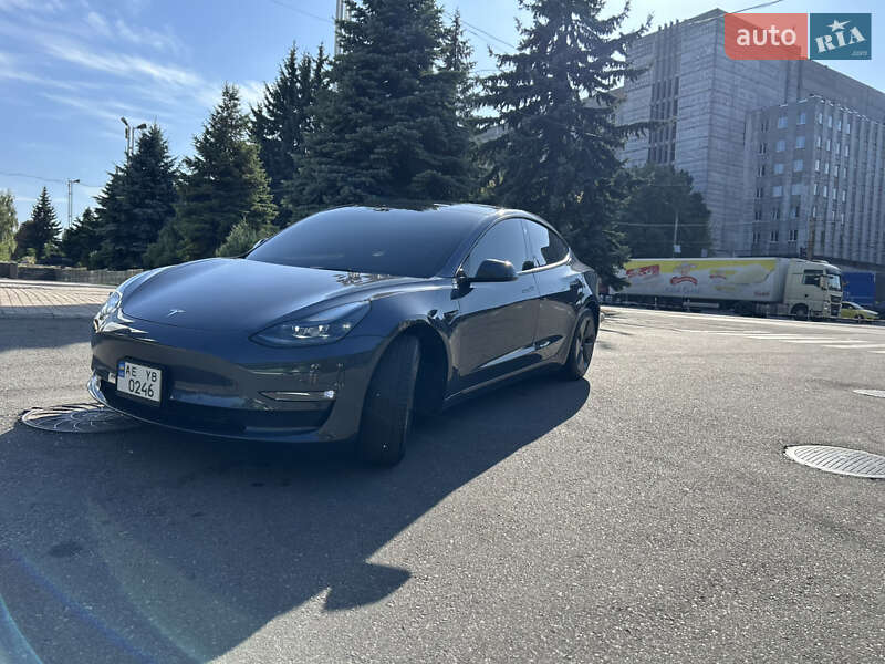 Седан Tesla Model 3 2022 в Днепре