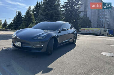 Седан Tesla Model 3 2022 в 