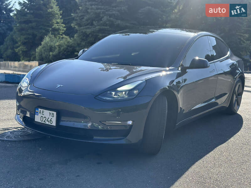 Седан Tesla Model 3 2022 в Днепре