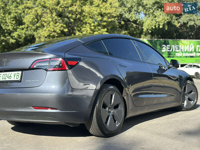 Седан Tesla Model 3 2022 в Днепре