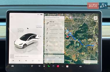 Седан Tesla Model 3 2022 в 