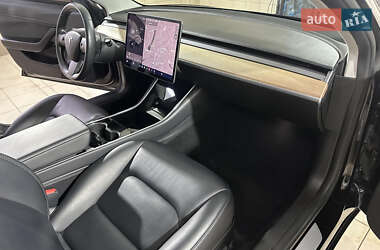 Седан Tesla Model 3 2018 в 