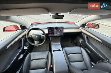 Седан Tesla Model 3 2022 в 