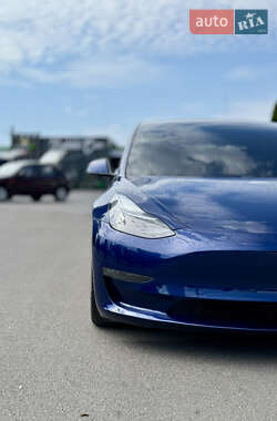 Седан Tesla Model 3 2020 в 