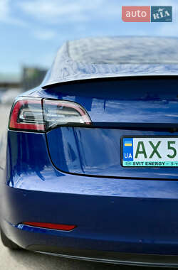 Седан Tesla Model 3 2020 в 
