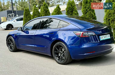 Седан Tesla Model 3 2020 в 