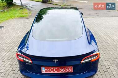 Седан Tesla Model 3 2019 в 