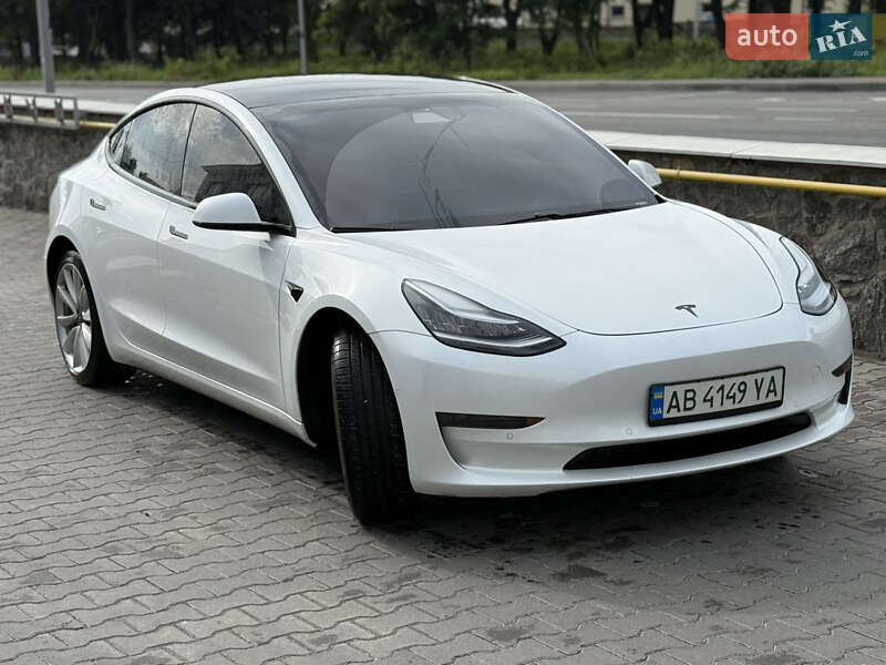 Седан Tesla Model 3 2020 в 