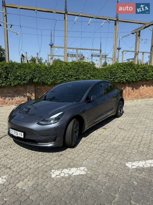 Седан Tesla Model 3 2023 в 