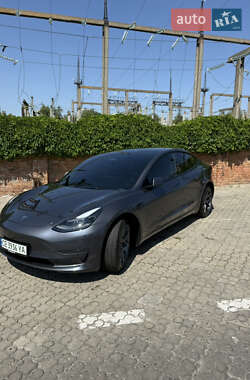 Седан Tesla Model 3 2023 в 