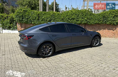 Седан Tesla Model 3 2023 в 