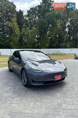 Седан Tesla Model 3 2023 в 
