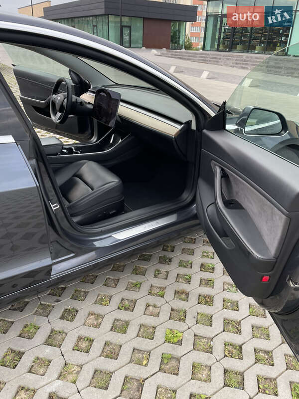 Седан Tesla Model 3 2019 в Хмельницком