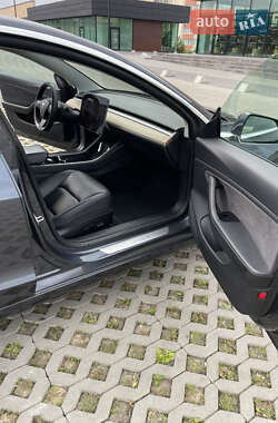 Седан Tesla Model 3 2019 в 