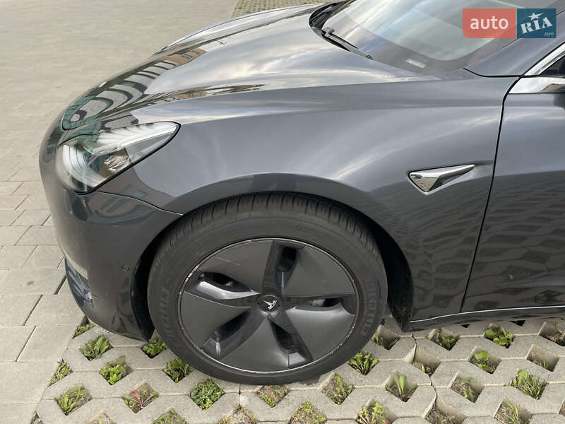 Седан Tesla Model 3 2019 в Хмельницком