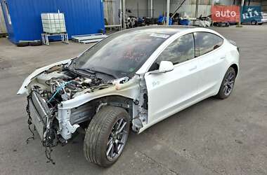 Седан Tesla Model 3 2020 в 
