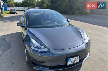 Седан Tesla Model 3 2020 в 