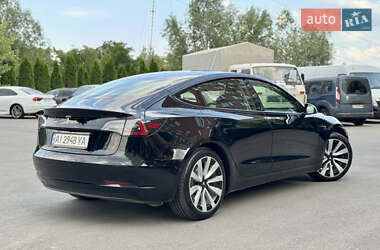 Седан Tesla Model 3 2022 в 