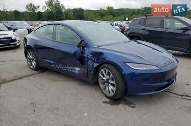 Седан Tesla Model 3 2024 в 