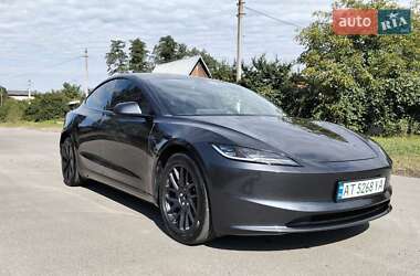 Седан Tesla Model 3 2024 в Ивано-Франковске